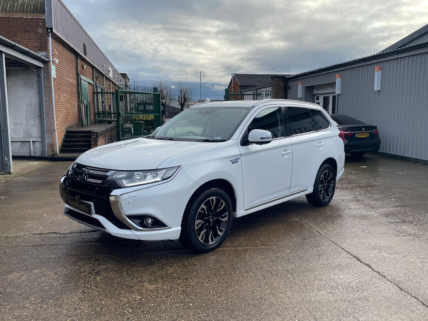Used Mitsubishi Outlander 2017 for sale - 78149994: Photo 79