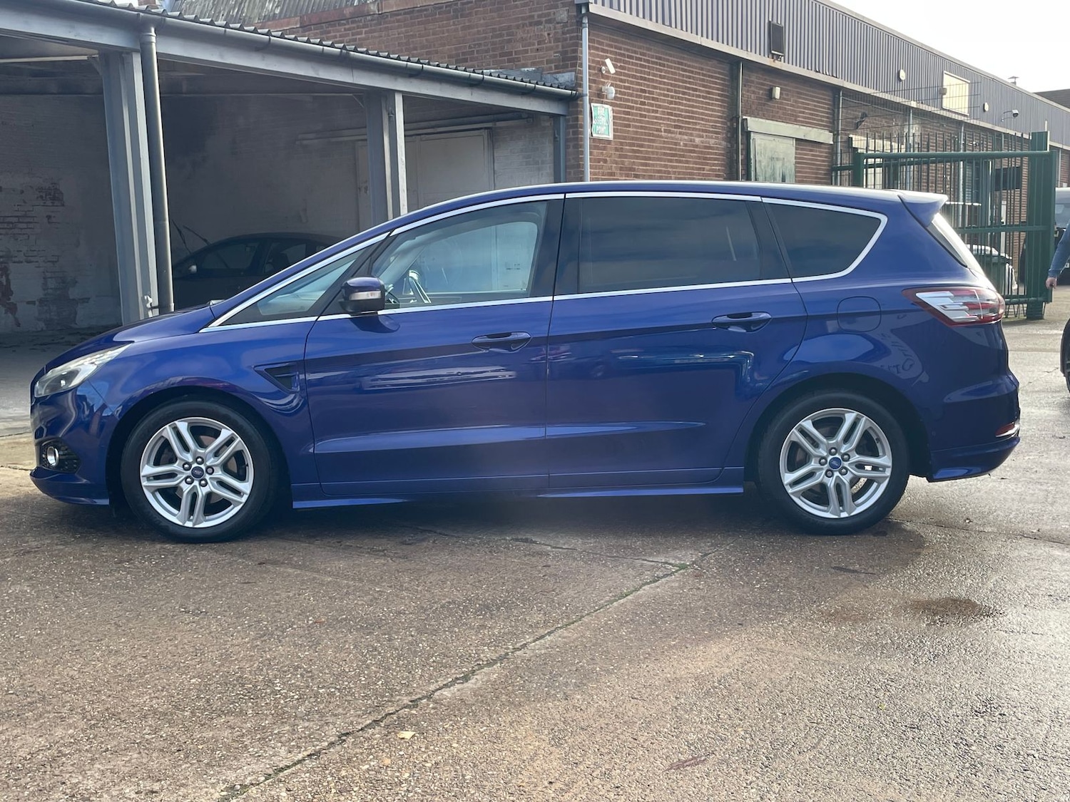 Used Ford S-Max 2017 for sale - 76574951: Photo 29