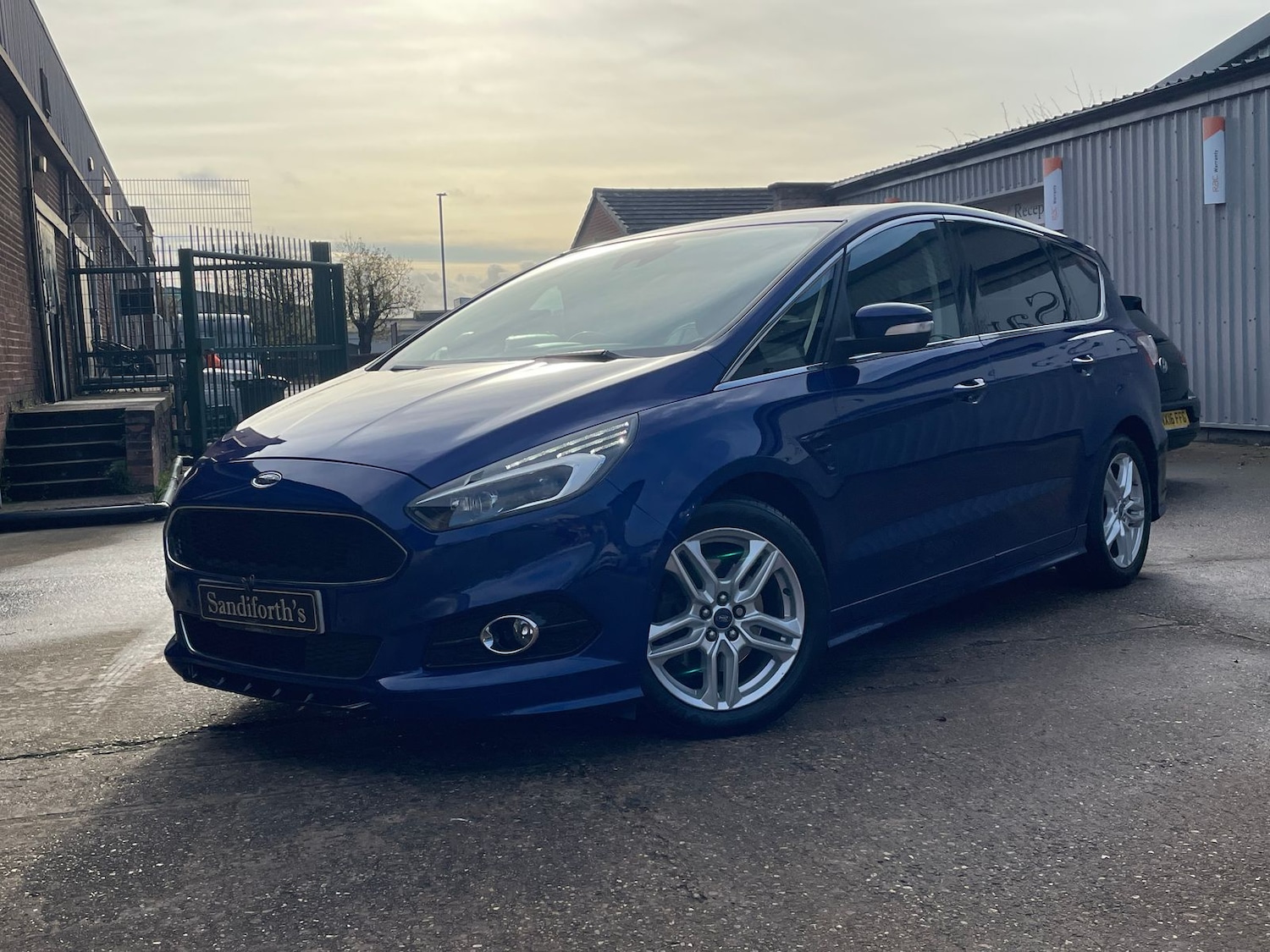 Used Ford S-Max 2017 for sale - 76574951: Photo 4