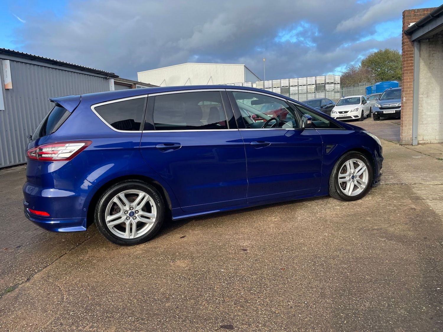 Used Ford S-Max 2017 for sale - 76574951: Photo 51