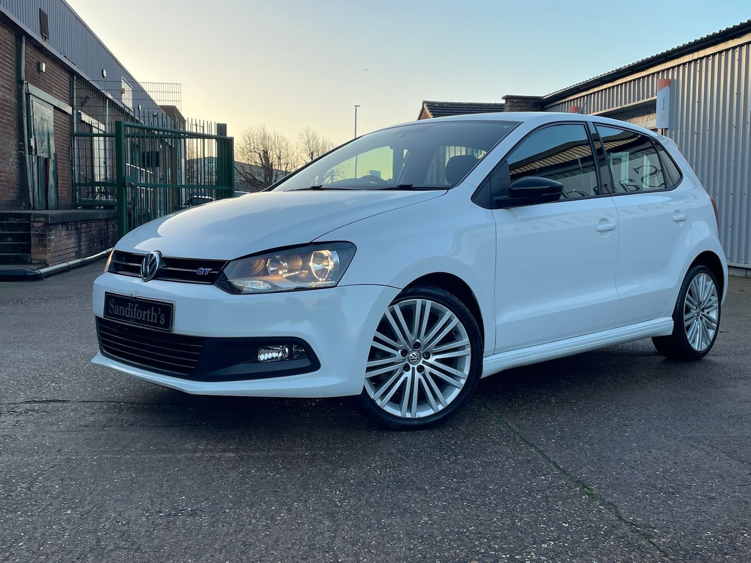 Used Volkswagen Polo 2017 for sale - 76999730: Photo 3