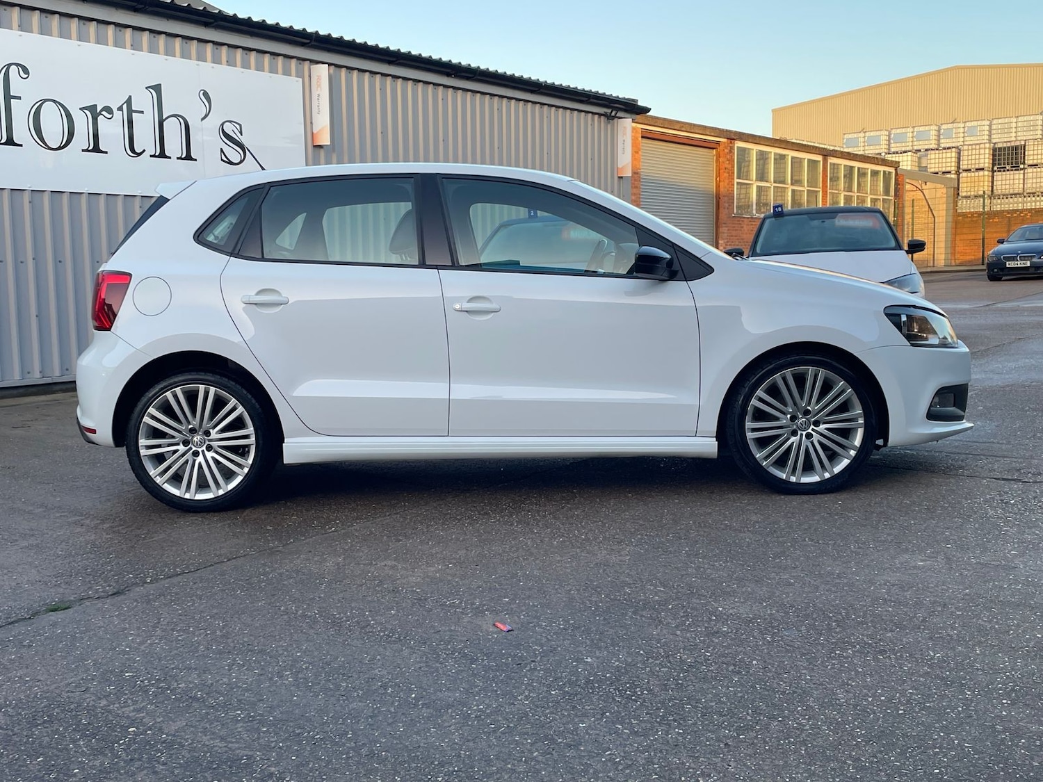 Used Volkswagen Polo 2017 for sale - 76999730: Photo 4