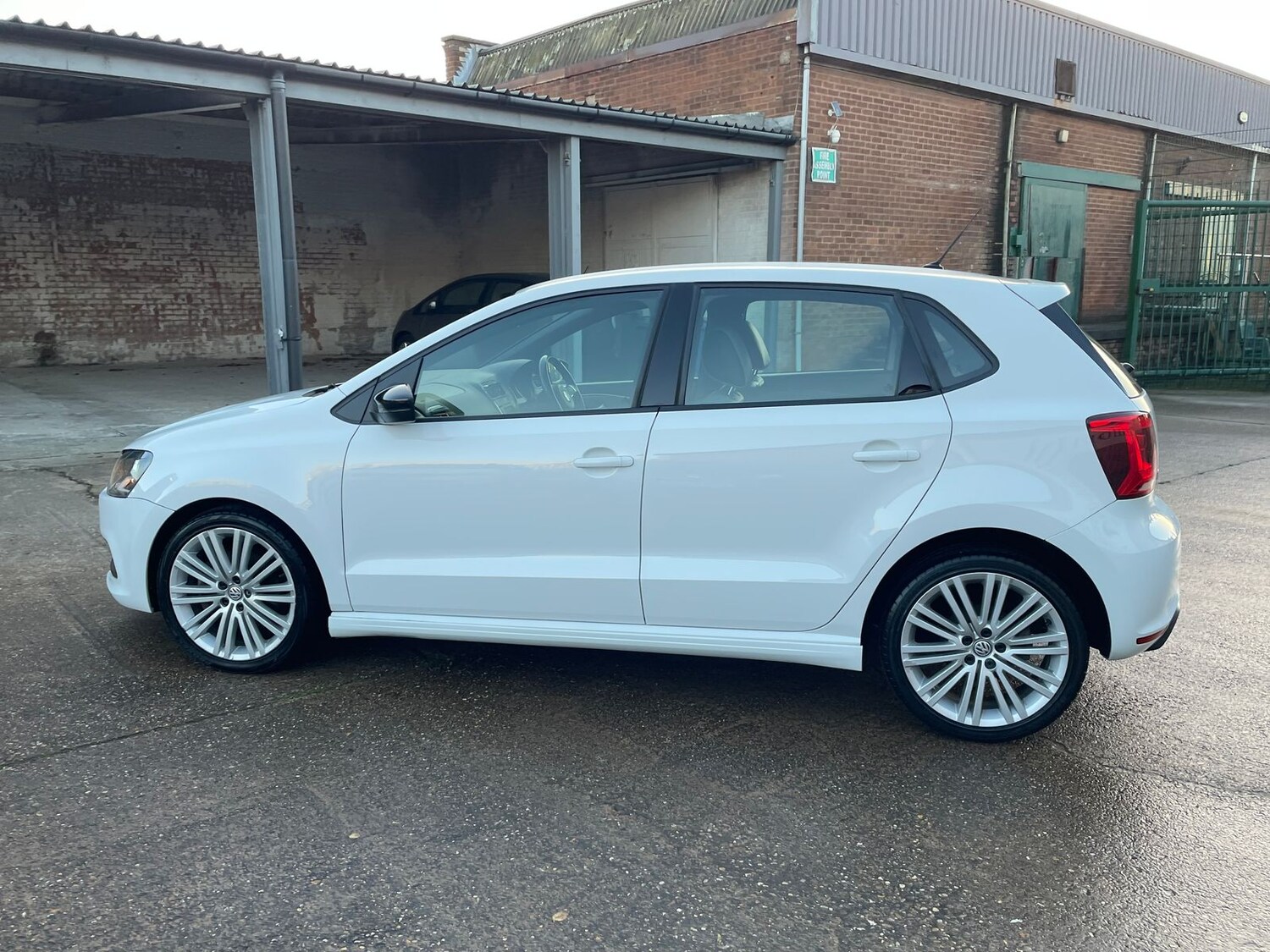 Used Volkswagen Polo 2017 for sale - 76999730: Photo 57