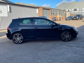 Used Volkswagen Golf 2016 for sale - 76543134: Photo