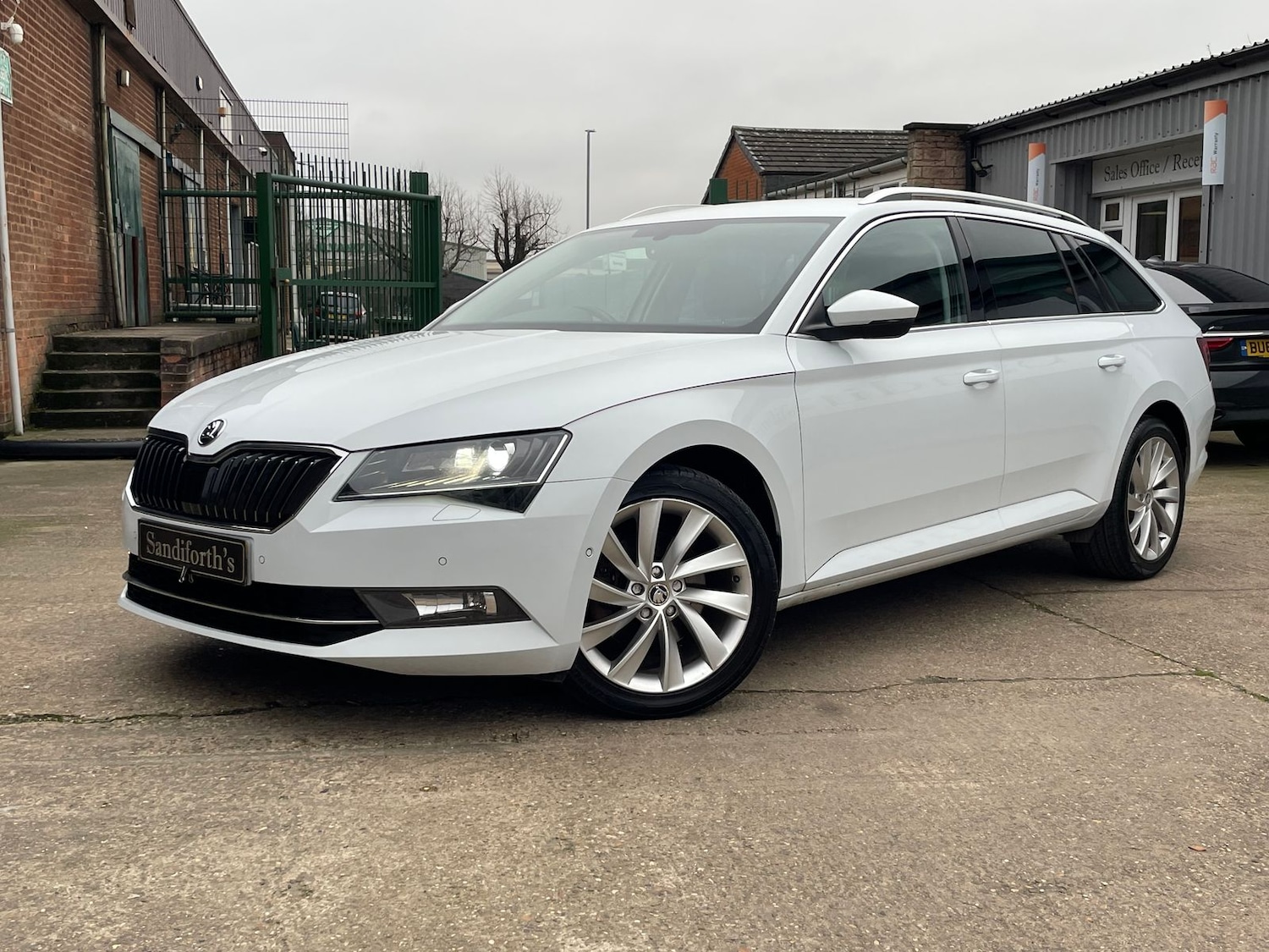 Used Skoda Superb 2017 for sale - 77031646: Photo 3
