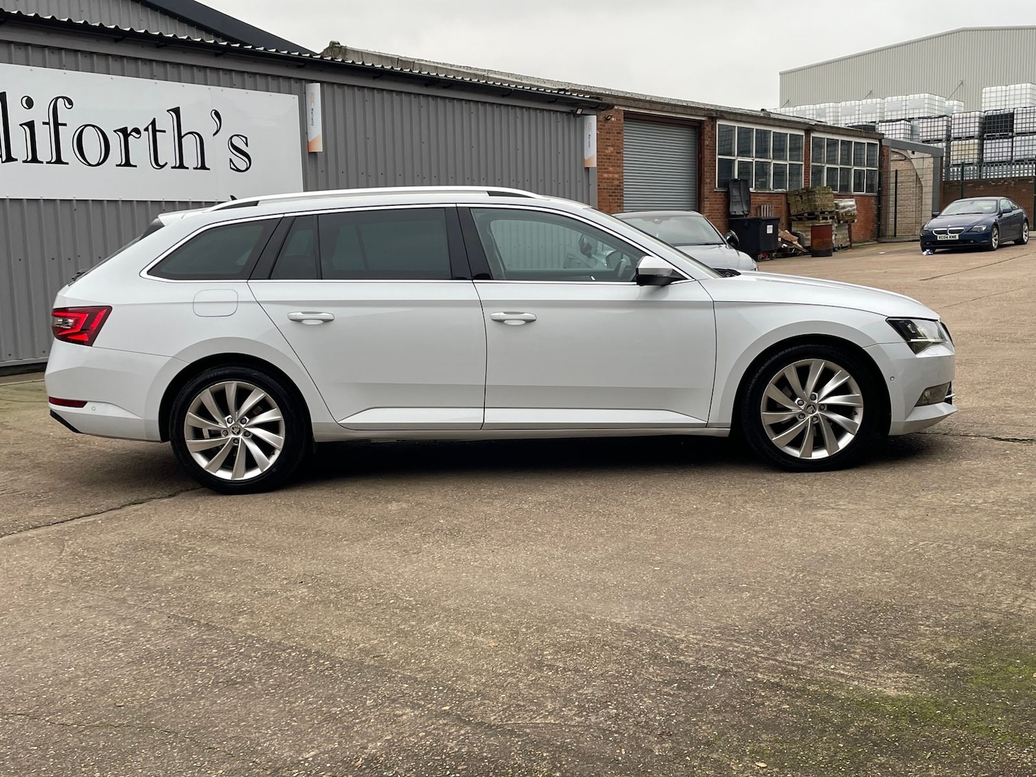 Used Skoda Superb 2017 for sale - 77031646: Photo 4