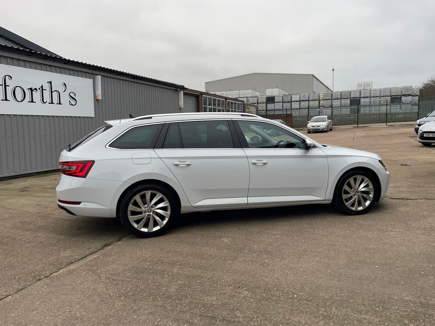 Used Skoda Superb 2017 for sale - 77031646: Photo 48