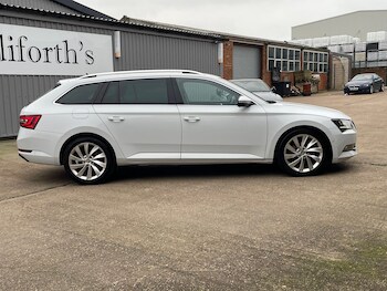 Used Skoda Superb 2017 for sale - 77031646: Photo