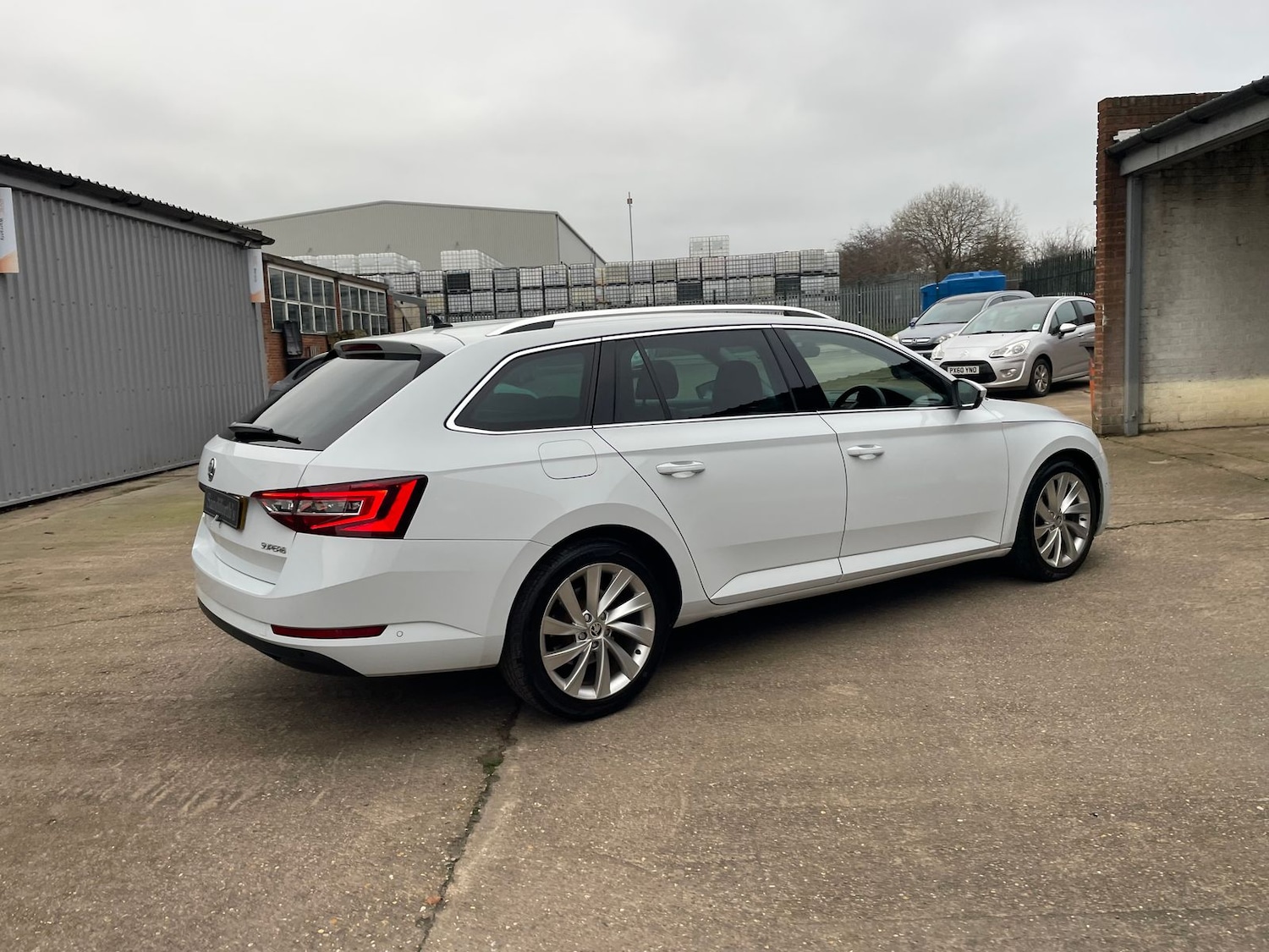 Used Skoda Superb 2017 for sale - 77031646: Photo 51