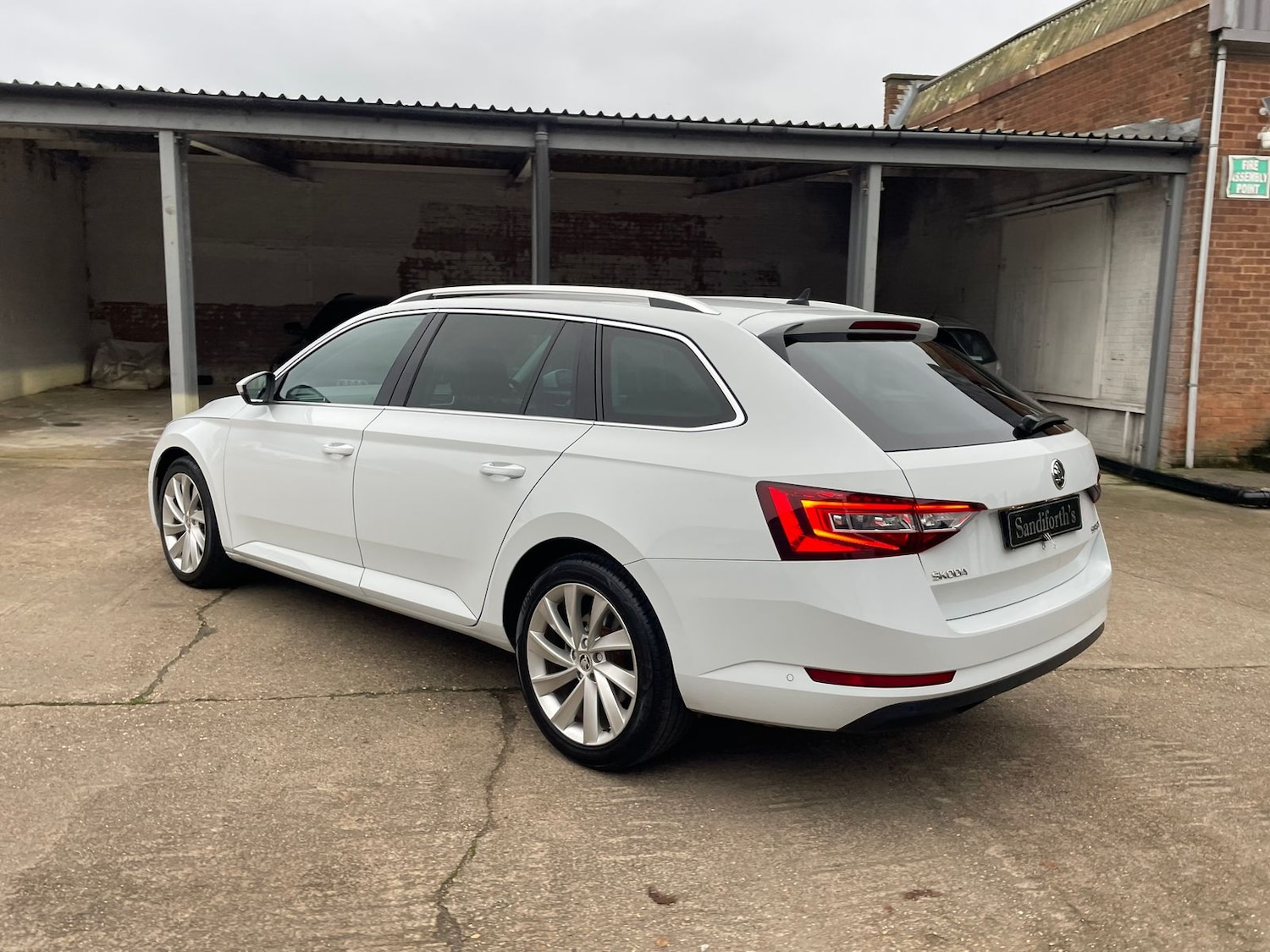 Used Skoda Superb 2017 for sale - 77031646: Photo 63