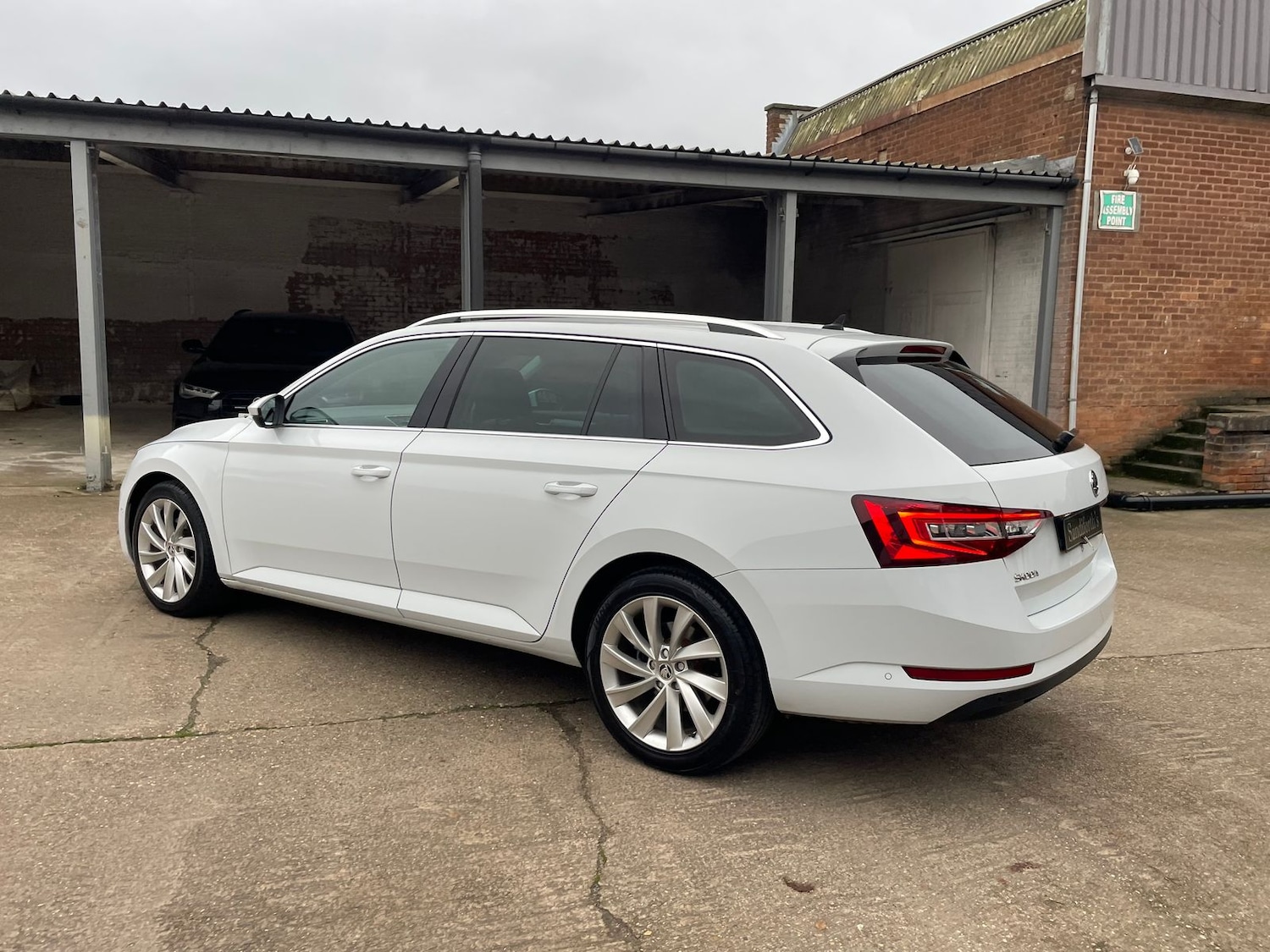 Used Skoda Superb 2017 for sale - 77031646: Photo 64