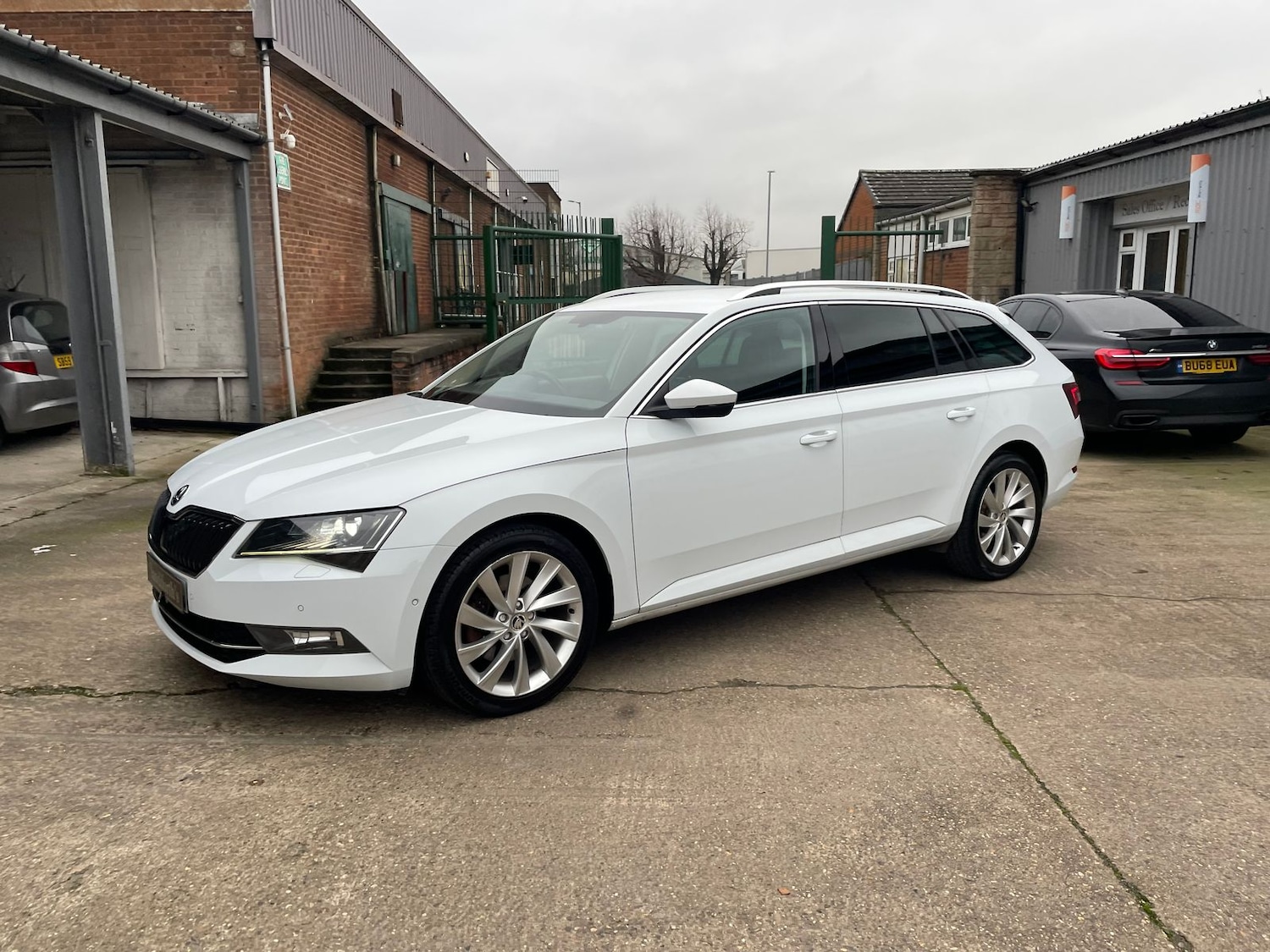 Used Skoda Superb 2017 for sale - 77031646: Photo 75