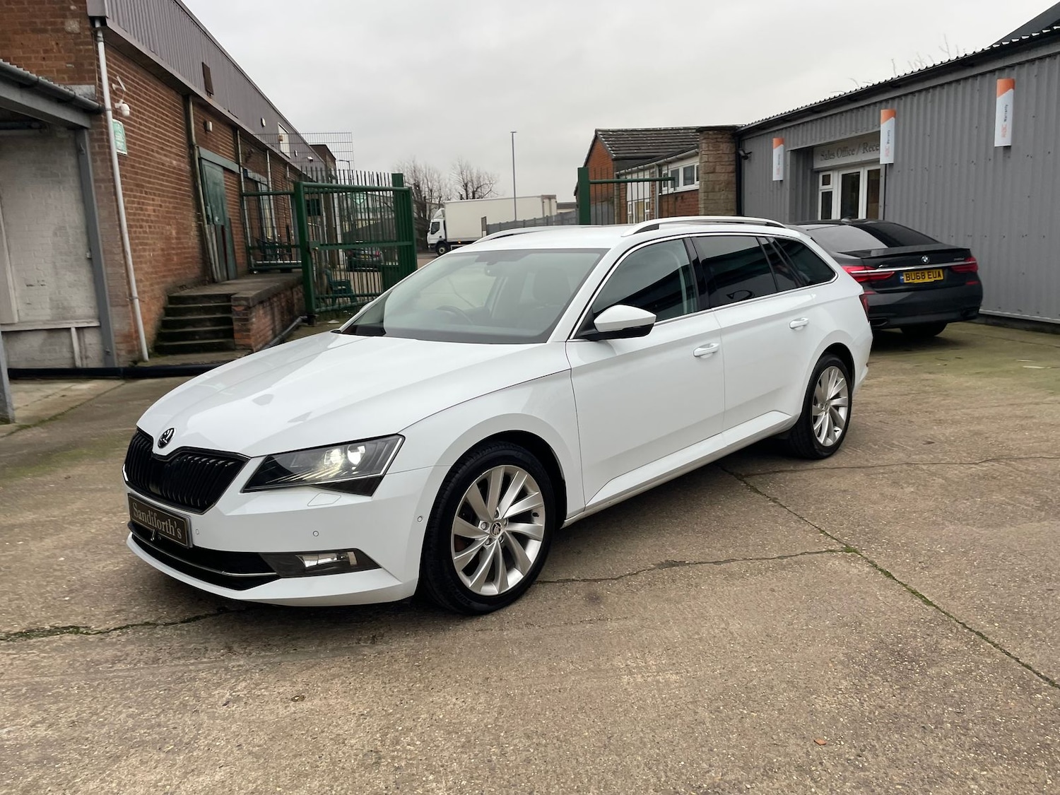 Used Skoda Superb 2017 for sale - 77031646: Photo 76