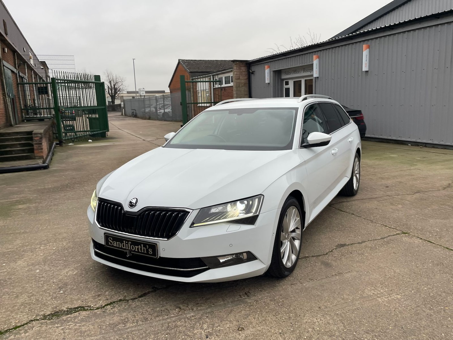Used Skoda Superb 2017 for sale - 77031646: Photo 78