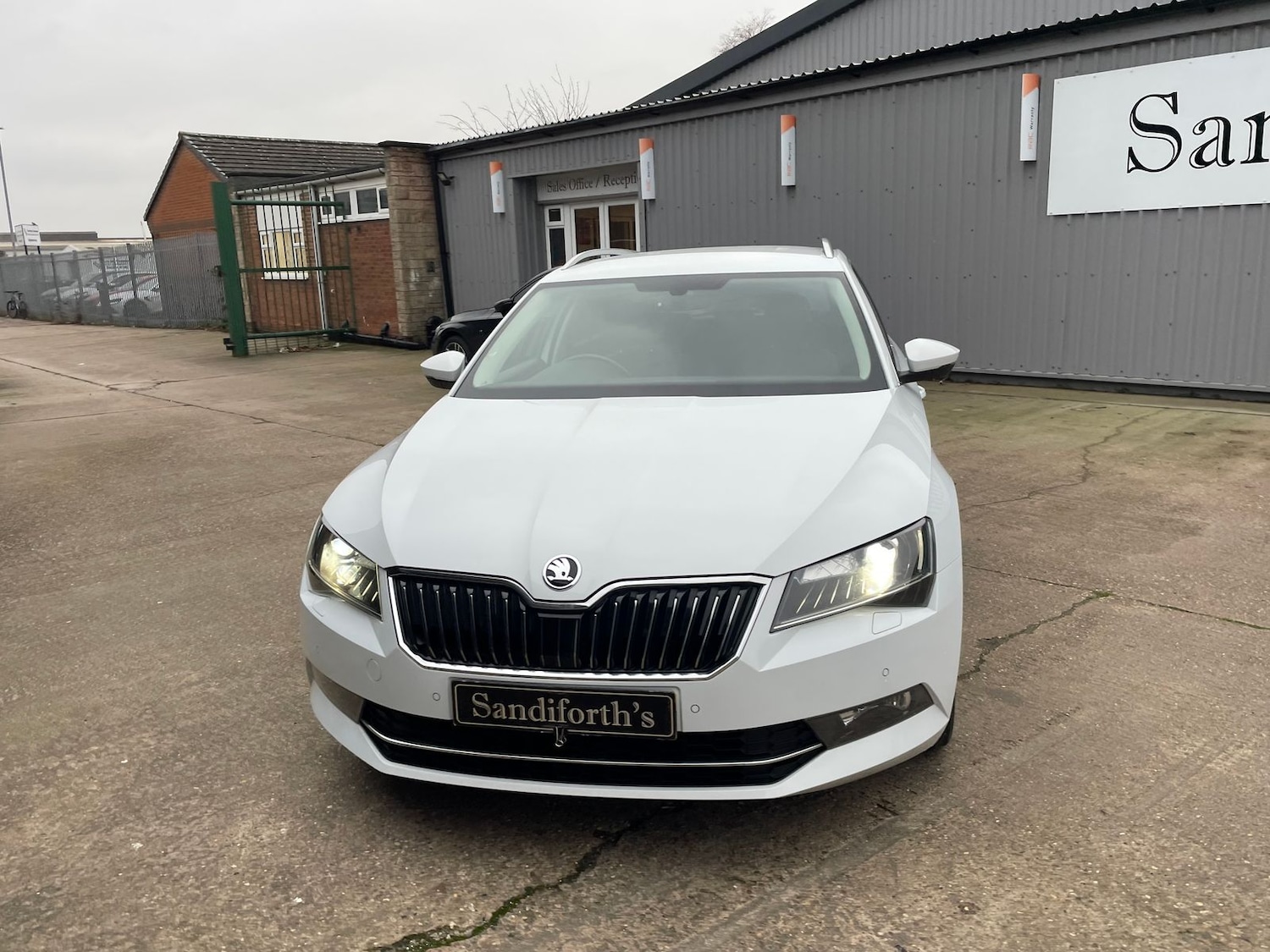 Used Skoda Superb 2017 for sale - 77031646: Photo 80
