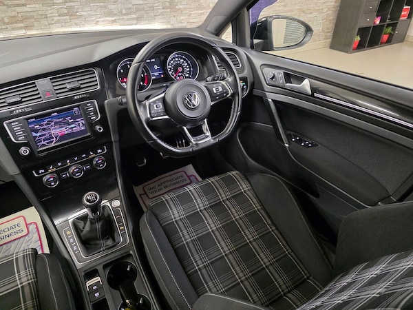 Used Volkswagen Golf 2015 for sale - 76058141: Photo 14
