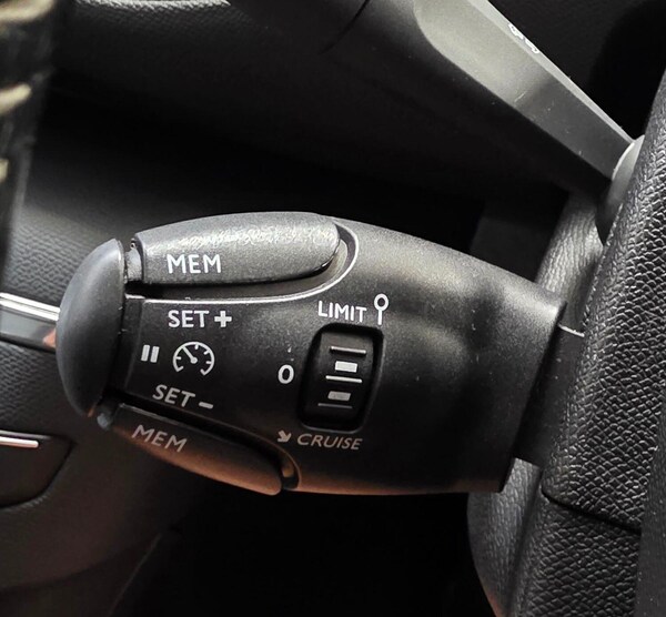 Used Peugeot 308 2017 for sale - 76011395: Photo 11