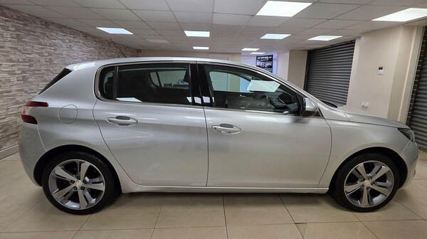 Used Peugeot 308 2017 for sale - 76011395: Photo 6