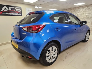 Used Mazda Mazda2 2015 for sale - 77464571: Photo