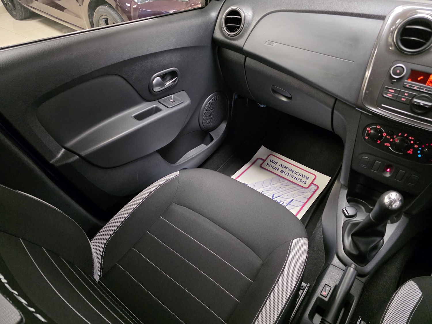 Used Dacia Sandero Stepway 2017 for sale - 77129485: Photo 17