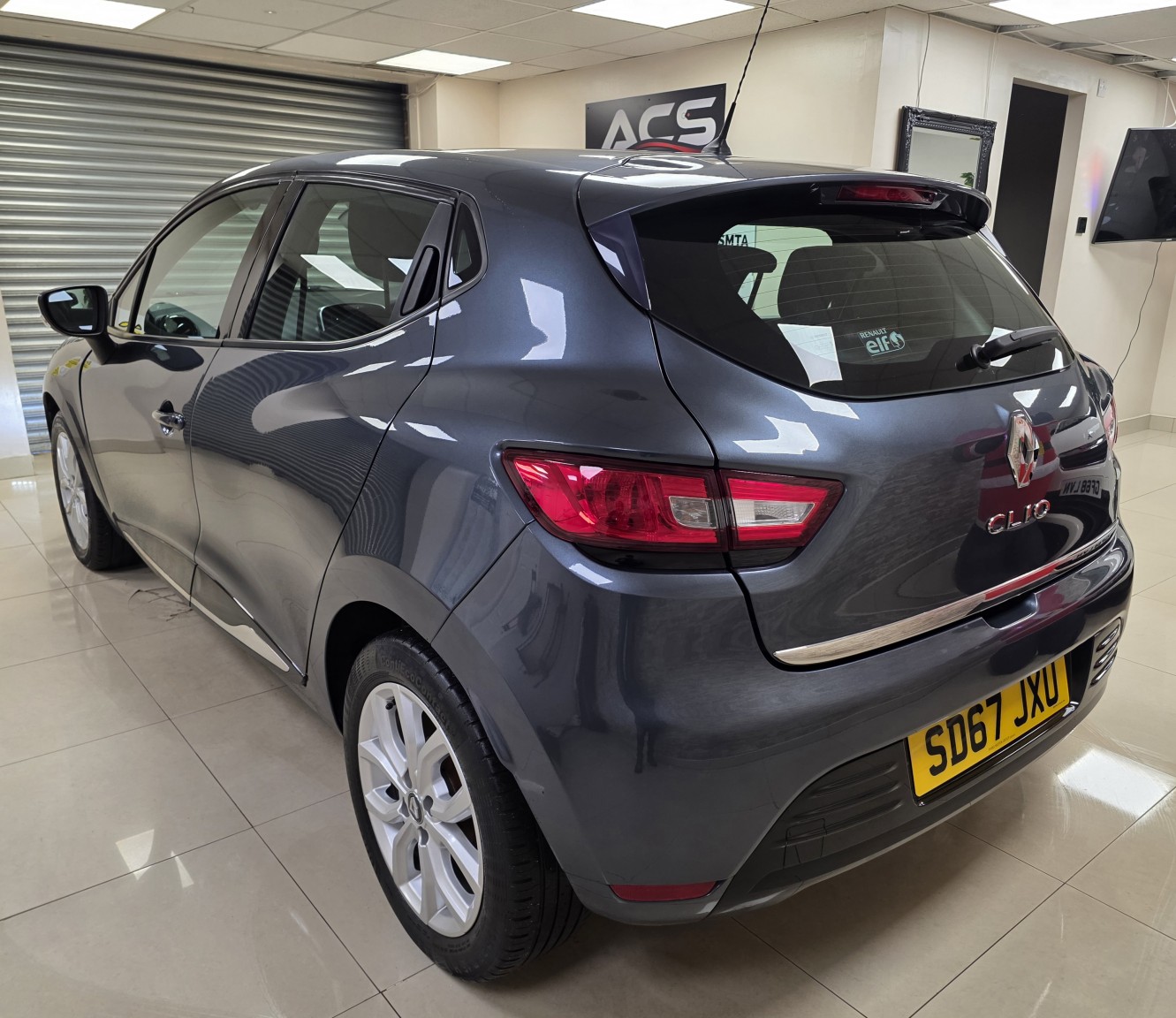 Used Renault Clio 2017 for sale - 76896890: Photo 3