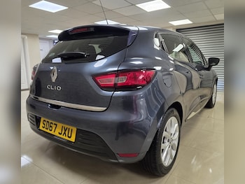 Used Renault Clio 2017 for sale - 76896890: Photo