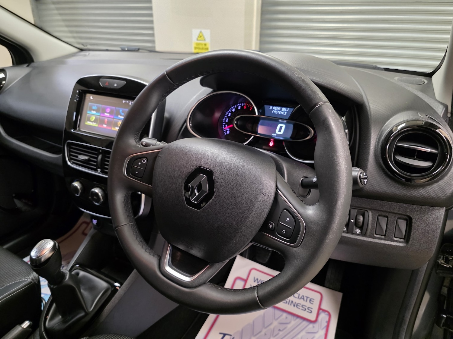 Used Renault Clio 2017 for sale - 76896890: Photo 5
