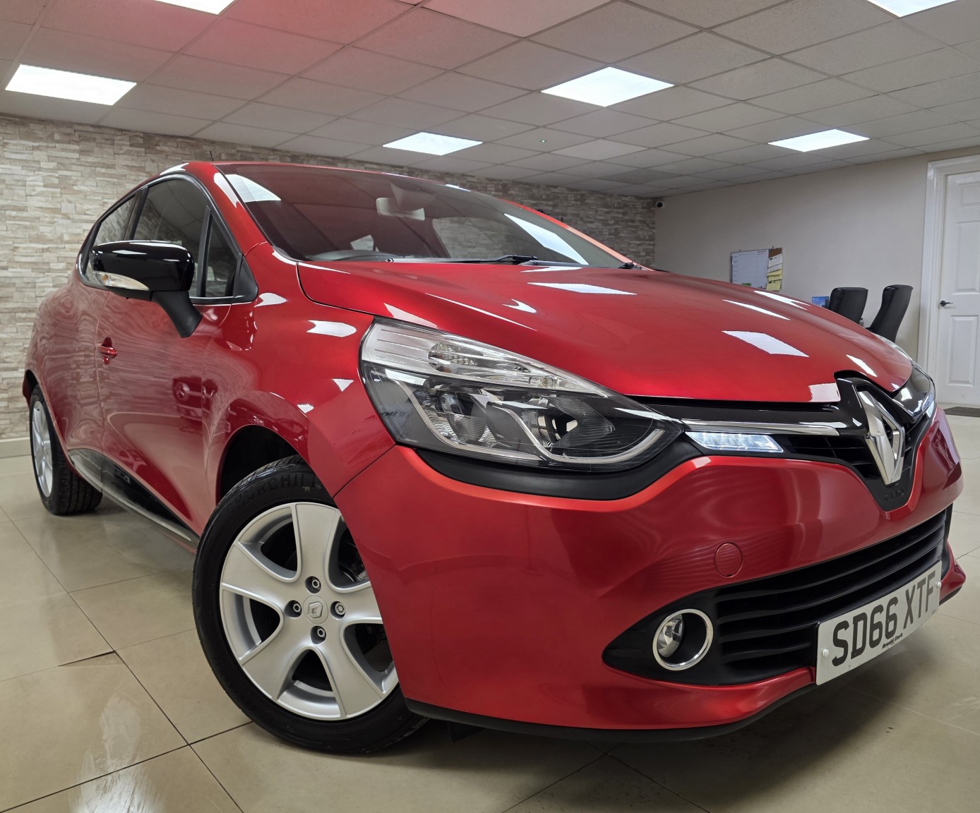 Used Renault Clio 2016 for sale - 77400052: Photo 1