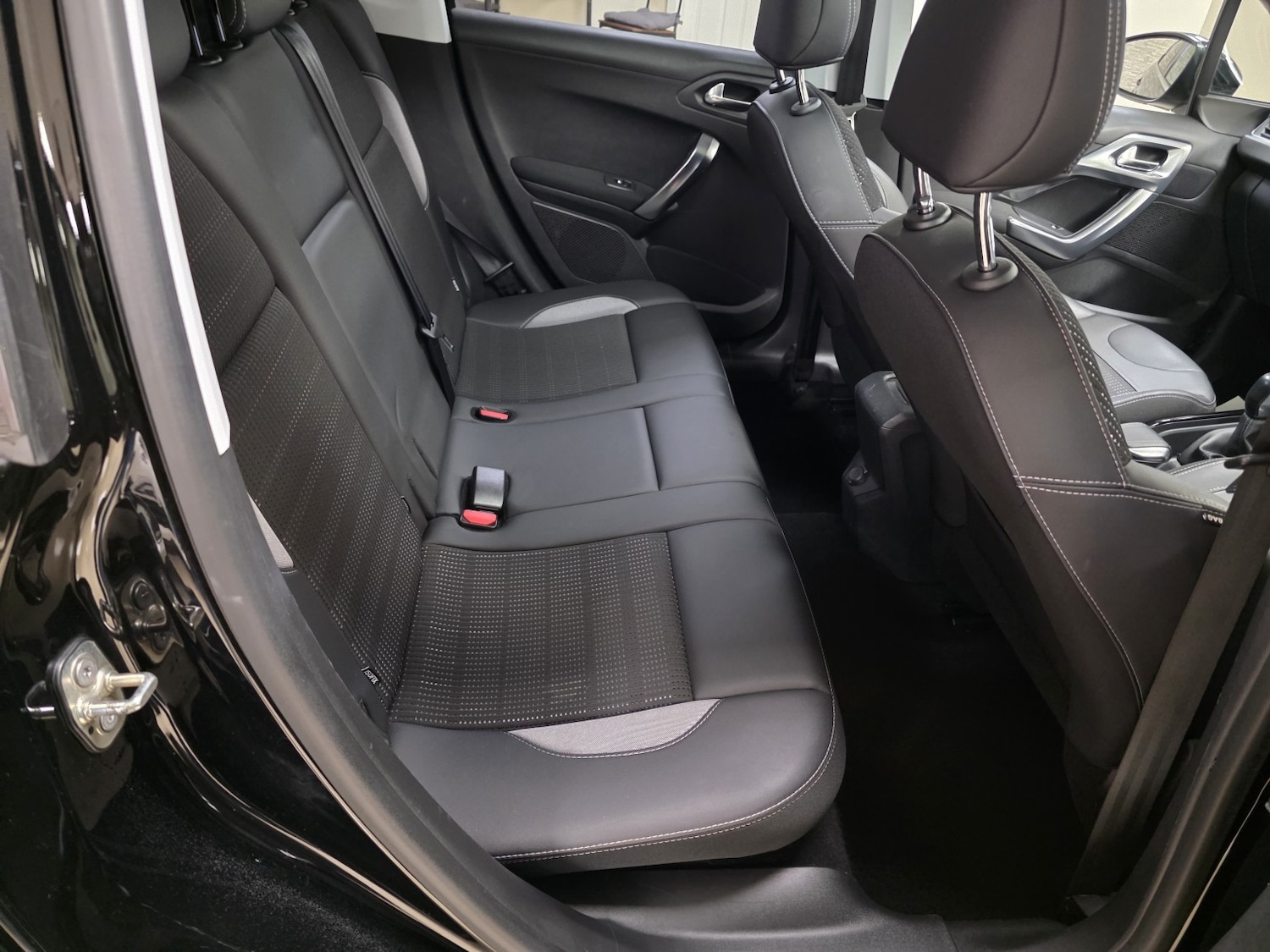 Used Peugeot 2008 2019 for sale - 76896893: Photo 8