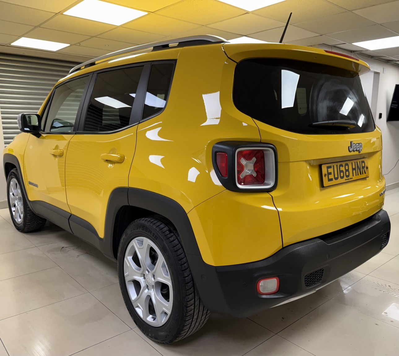 Used Jeep Renegade 2018 for sale - 77590110: Photo 3