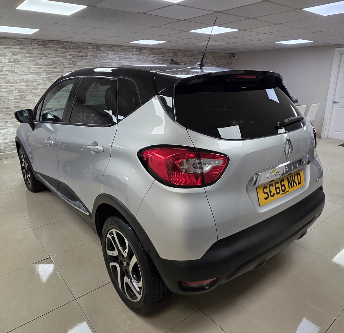 Used Renault Captur 2016 for sale - 77681848: Photo 3