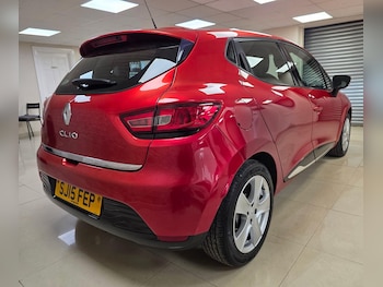 Used Renault Clio 2015 for sale - 76246145: Photo