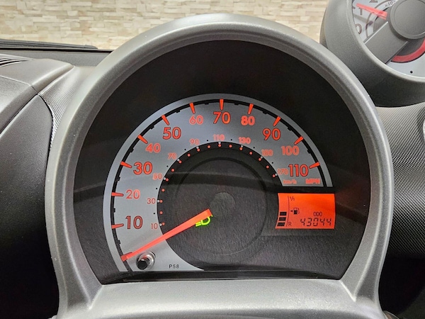 Used Toyota AYGO 2012 for sale - 73160679: Photo 9
