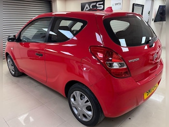 Used Hyundai i20 2011 for sale - 77921305: Photo