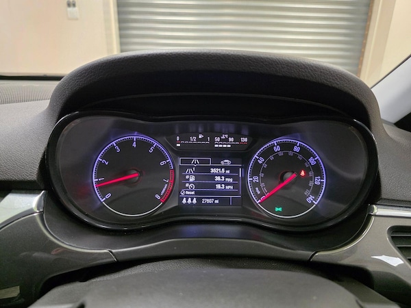 Used Vauxhall Corsa 2015 for sale - 75255752: Photo 11