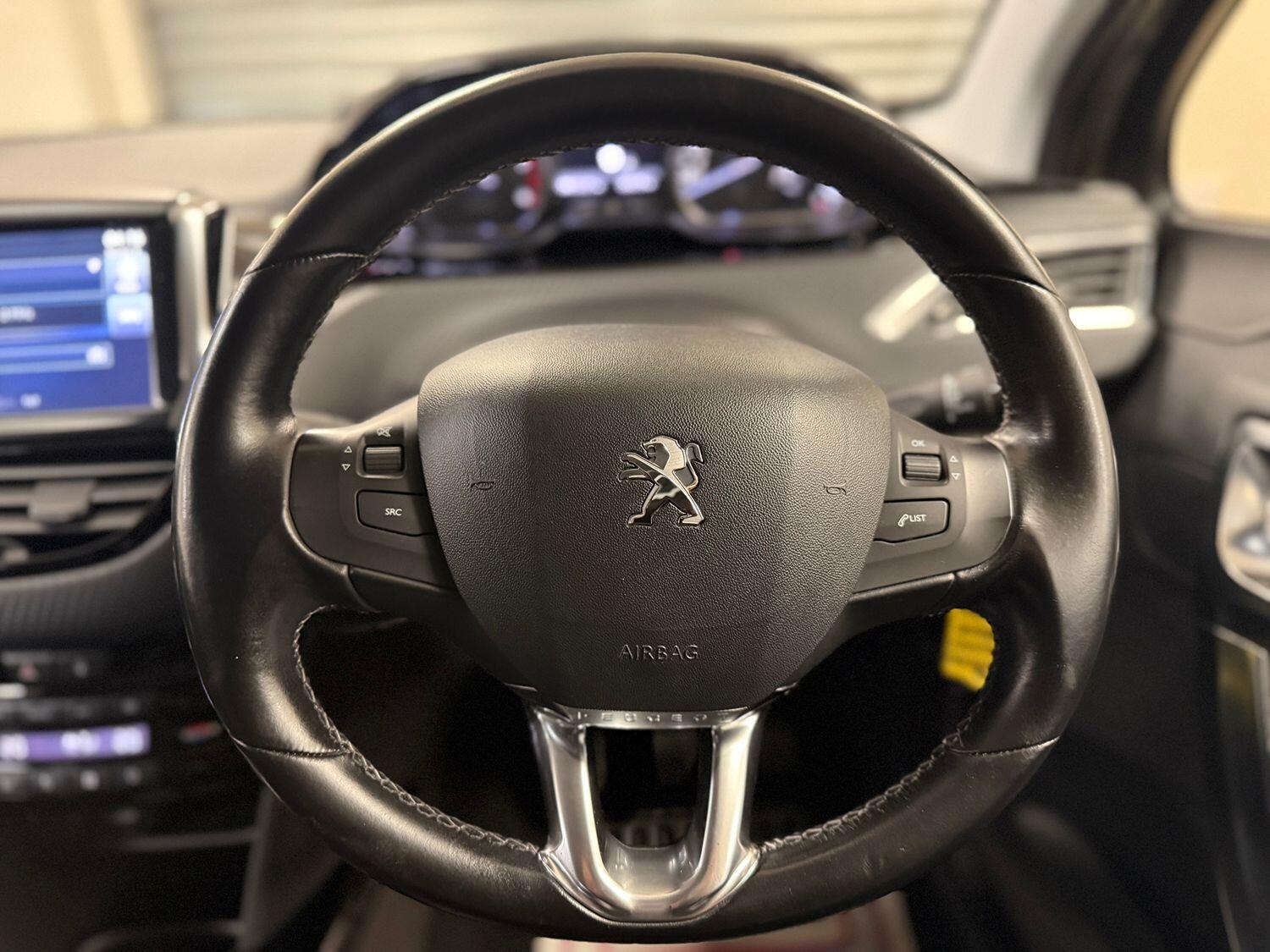 Used Peugeot 2008 2015 for sale - 76430944: Photo 12