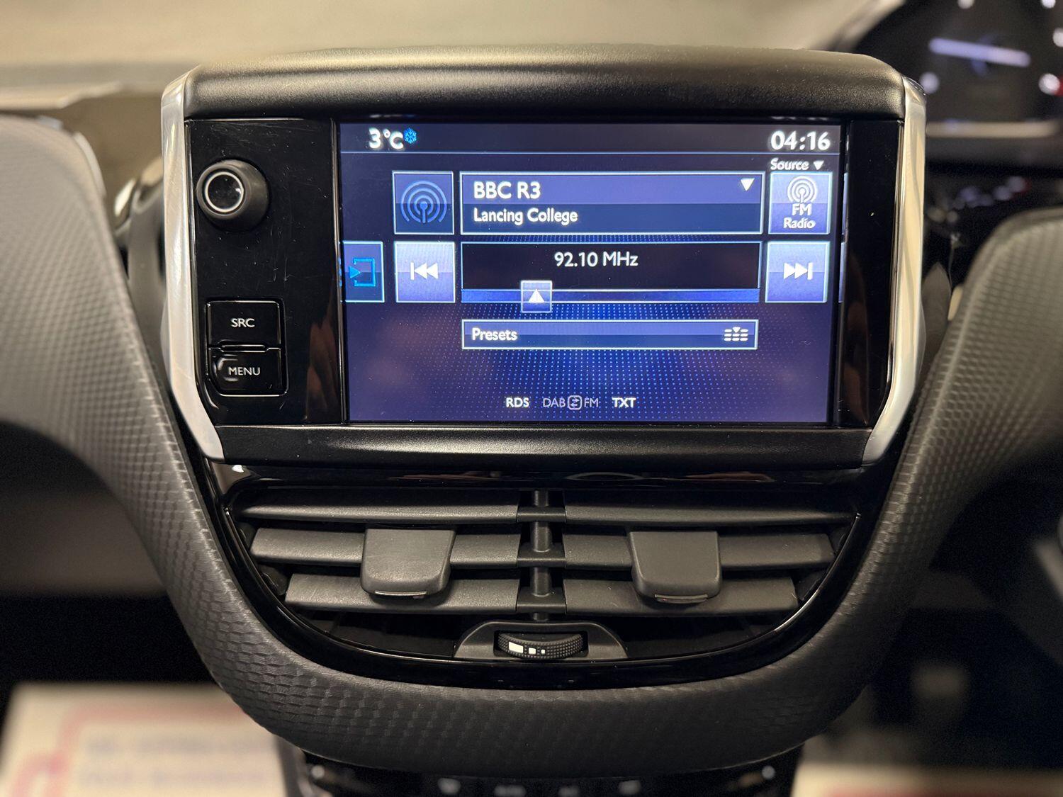 Used Peugeot 2008 2015 for sale - 76430944: Photo 14