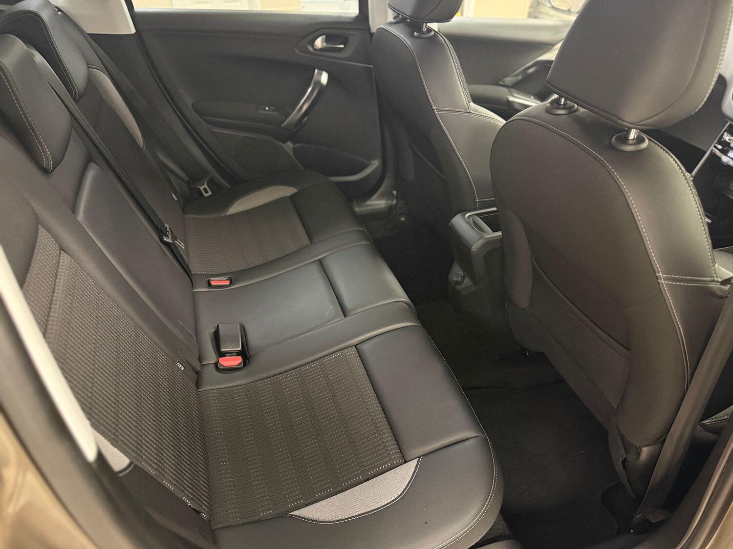 Used Peugeot 2008 2015 for sale - 76430944: Photo 9