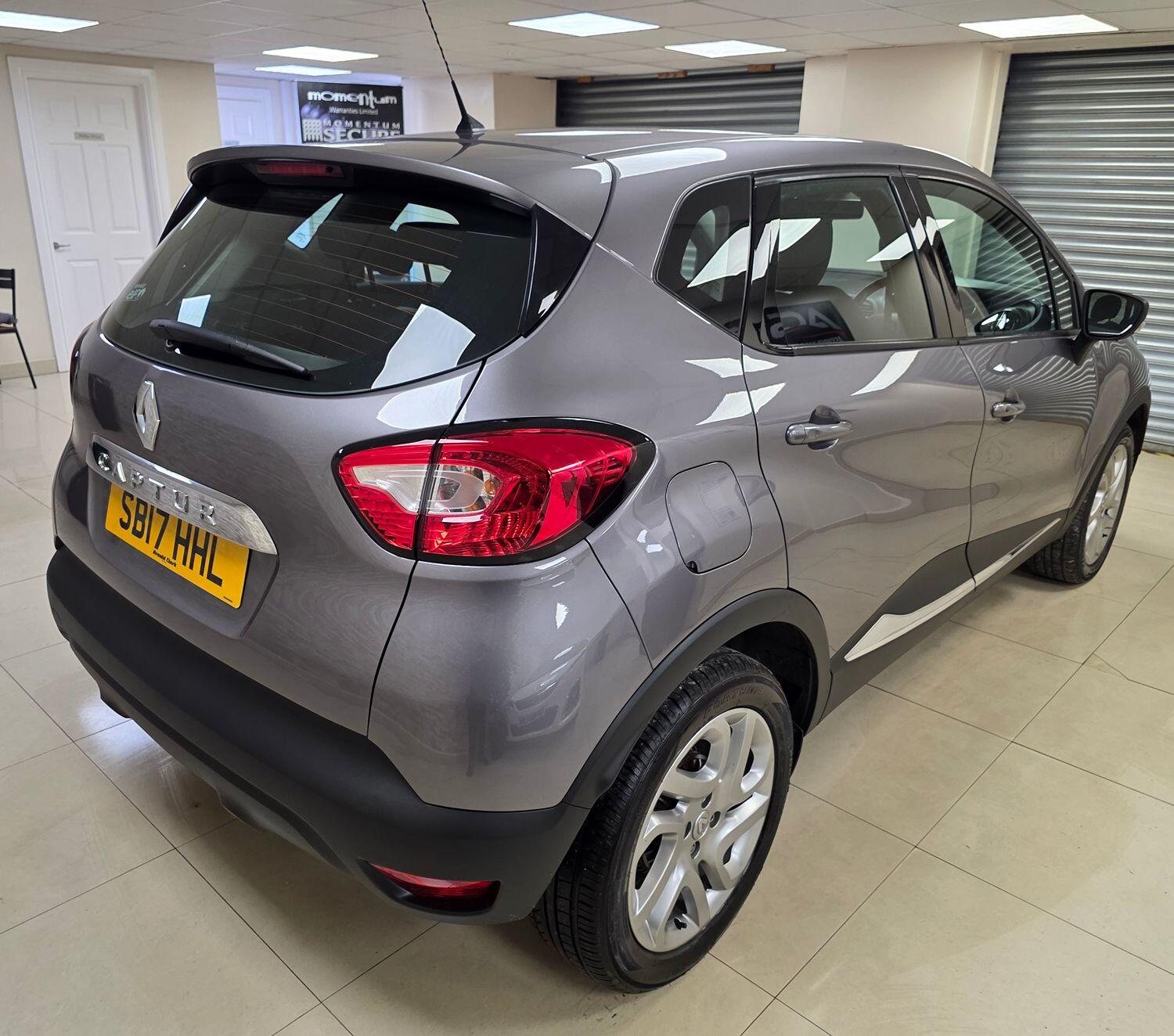 Used Renault Captur 2017 for sale - 76793065: Photo 3