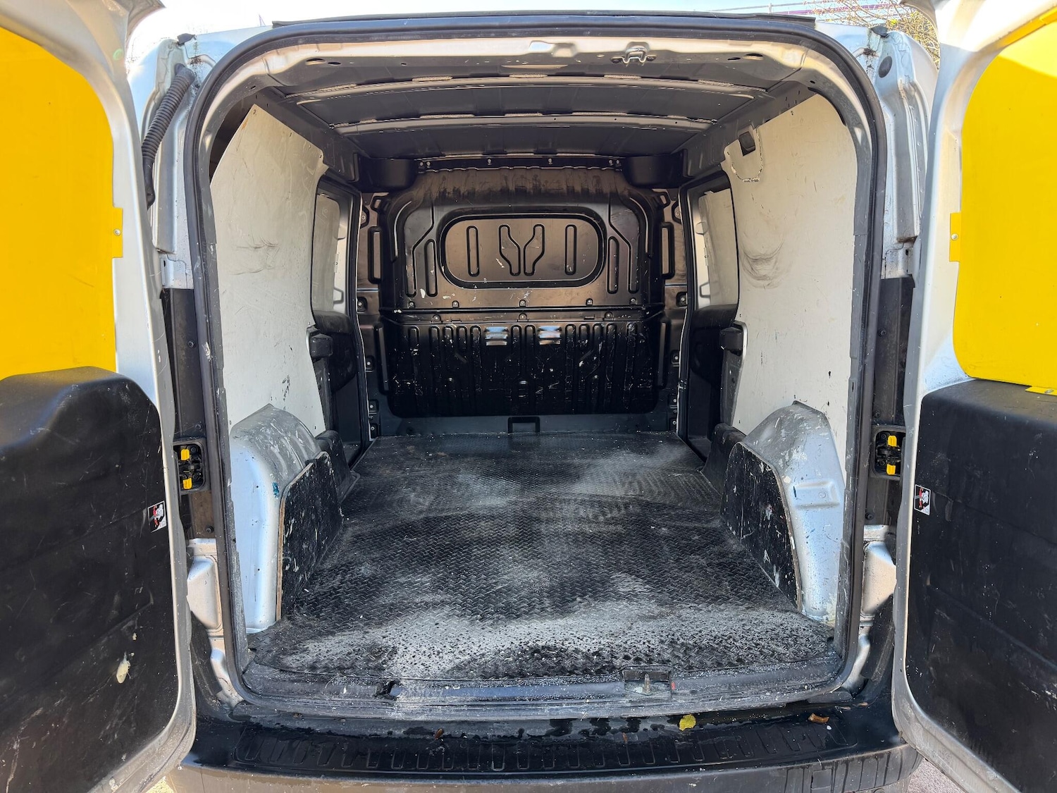 Used Vauxhall Combo 2017 for sale - 76657568: Photo 7