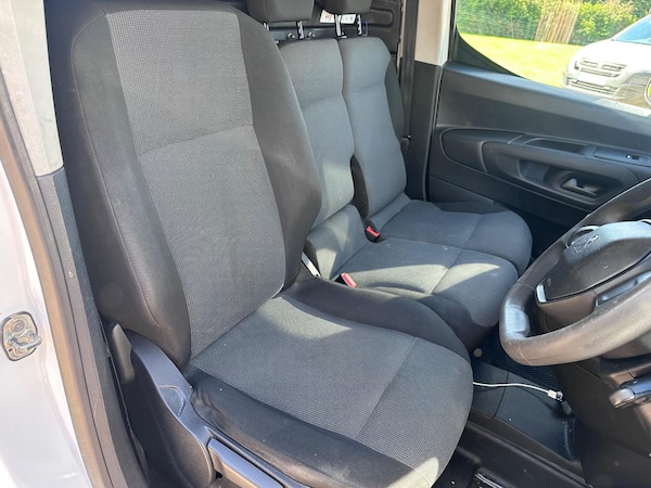 Used Peugeot Partner 2020 for sale - 76136319: Photo 8
