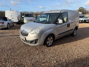 Used Vauxhall Combo 2017 for sale - 77155289: Photo