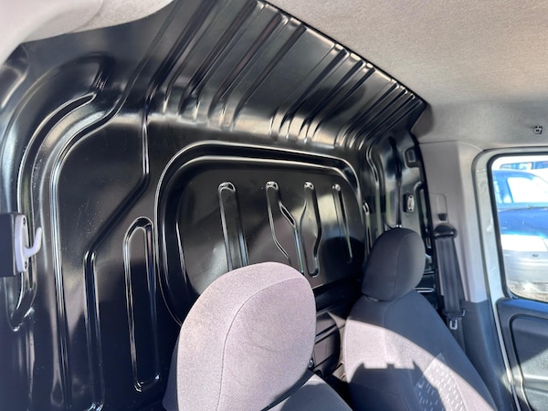 Used Vauxhall Combo 2015 for sale - 76167305: Photo 10