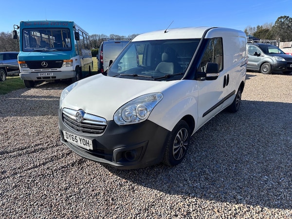 Used Vauxhall Combo 2015 for sale - 76167305: Photo 1
