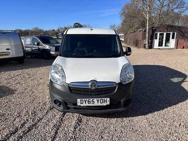 Used Vauxhall Combo 2015 for sale - 76167305: Photo 2