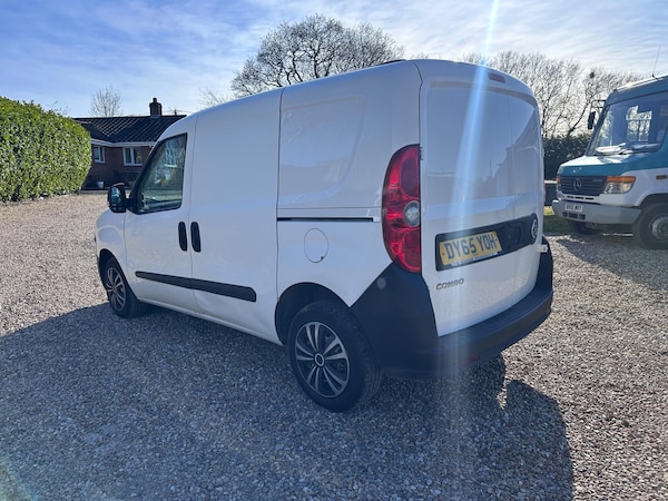 Used Vauxhall Combo 2015 for sale - 76167305: Photo 5