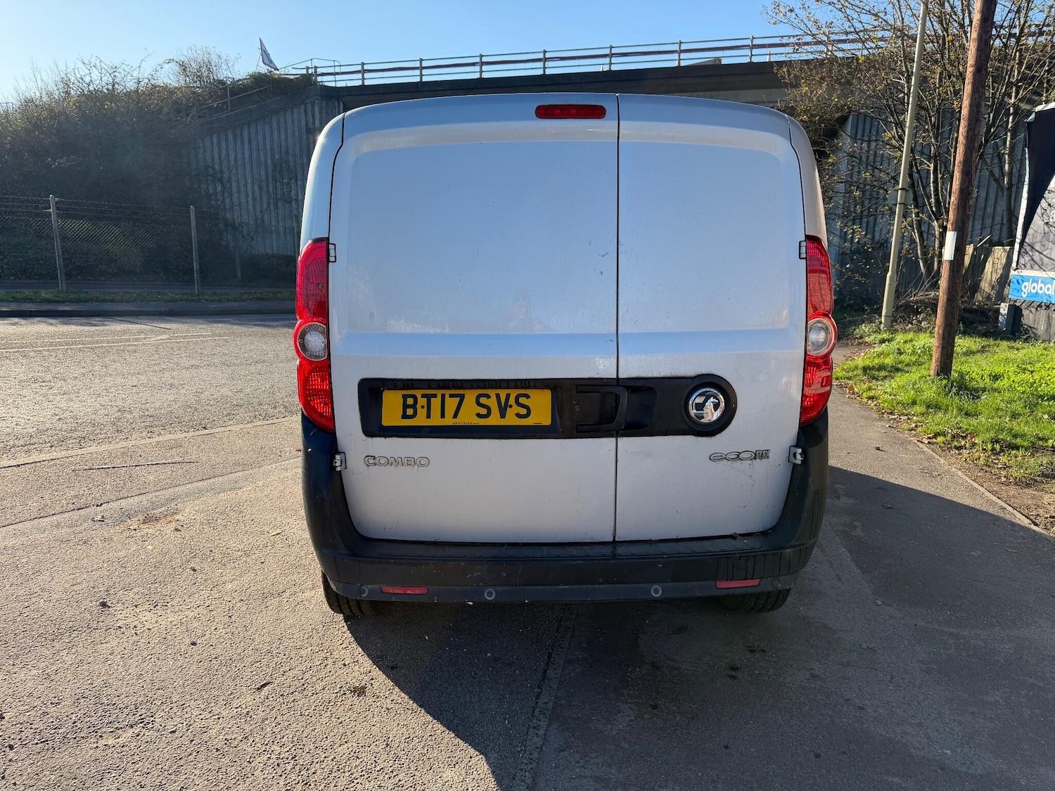 Used Vauxhall Combo 2017 for sale - 76991279: Photo 4