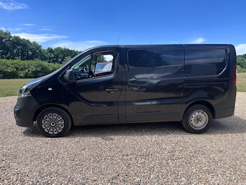 Used Vauxhall Vivaro 2017 for sale - 75127041: Photo