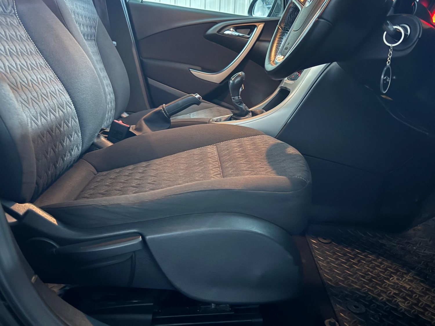 Used Vauxhall Astra 2013 for sale - 76942403: Photo 13