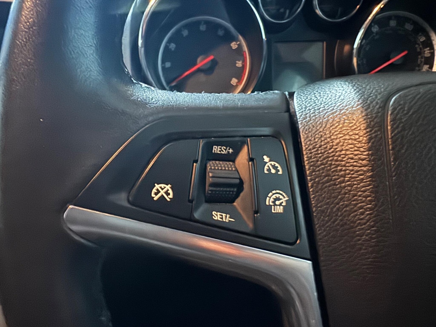 Used Vauxhall Astra 2013 for sale - 76942403: Photo 16